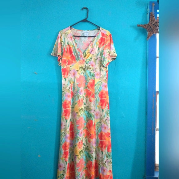 Dresses | Vintage Floral Maxi Dress | Poshmark